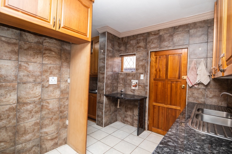 5 Bedroom Property for Sale in Birdwood Estate North West